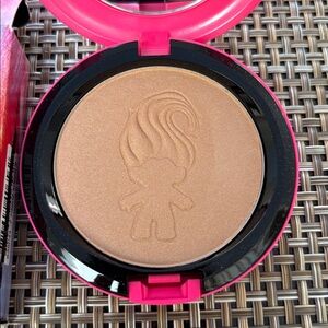 MAC Cosmetics Trolls Bronzer - GLOW RIDA - Limited Edition & Rare - BRAND NEW